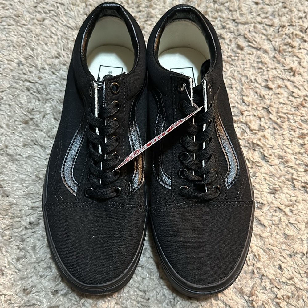 Vans - Picture 3 of 5